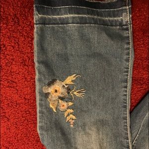 ana Embroidered Jeans